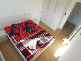 Holiday House 4M