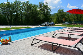 Holiday House 4M
