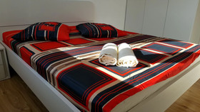 Holiday House 4M