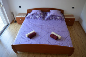 Holiday House 4M