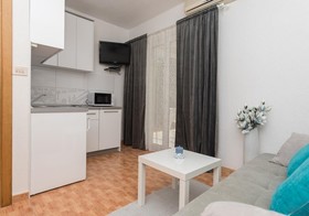 Apartments Ivi