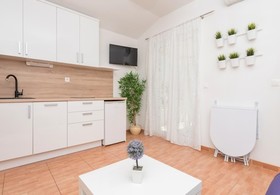 Apartments Ivi