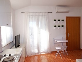 Apartments Ivi