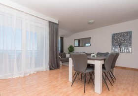Apartments Ivi
