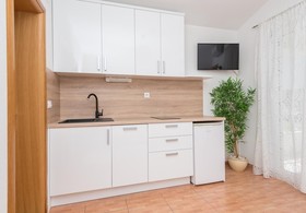 Apartments Ivi