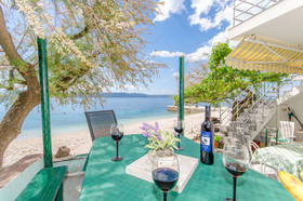 Beach House Toma