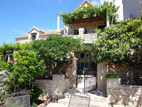 House Vedrana