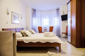 Apartment And Rooms Ana