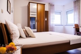Apartment And Rooms Ana