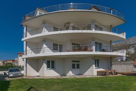 Apartments Aqua
