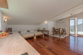Apartments Aqua