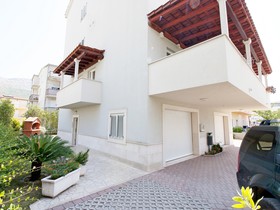 Apartments Elza
