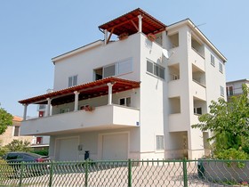 Apartments Elza