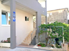 Apartments Jure Miljak