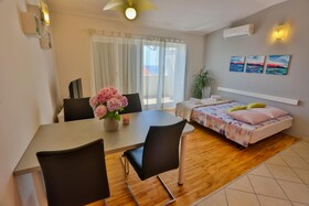 Apartments Tresnja