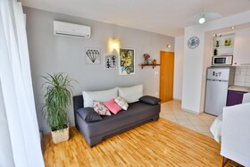 Apartments Tresnja