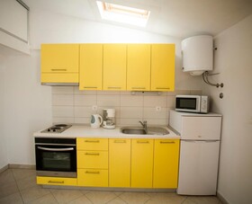 Apartments Tresnja