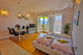 Apartments Tresnja