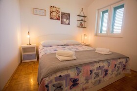 Apartments Tresnja