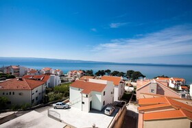 Apartments Tresnja