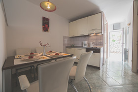 Apartments Lavica Beach Dumicic