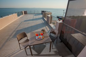 Seaside Luxury Suites