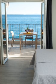 Seaside Luxury Suites