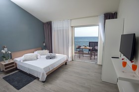 Seaside Luxury Suites