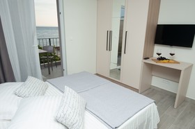 Seaside Luxury Suites
