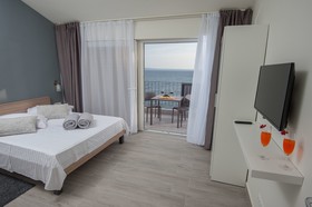 Seaside Luxury Suites