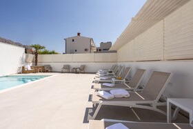 Villa Miki
