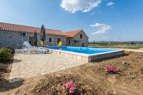 House Mirta
