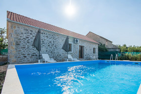 House Mirta
