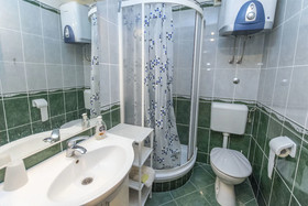Apartment And Rooms Radojka