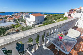 Apartment And Rooms Radojka