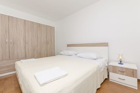 Apartments And Room Mate Mare