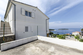 Apartments And Room Mate Mare