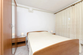Apartments And Room Mate Mare