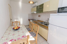 Apartments And Room Milka-Jere