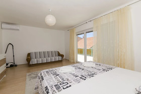 Apartments Ivica