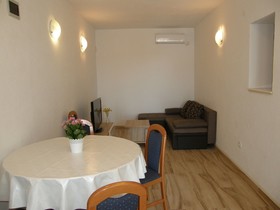Apartments Ljubo