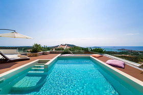 Luxury Villa Golden Eye