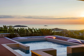 Luxury Villa Golden Eye