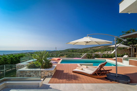 Luxury Villa Golden Eye
