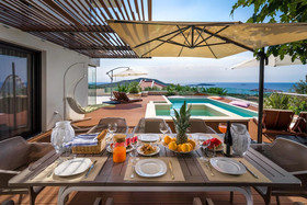 Luxury Villa Golden Eye