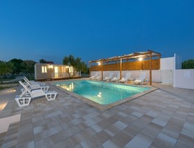 Apartments Ani - with pool