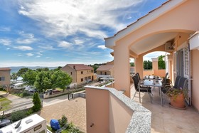 Apartments Ani - with pool