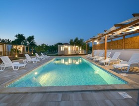 Apartments Ani - with pool