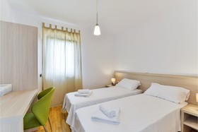 Crowonder Luxury Marijana Apartments