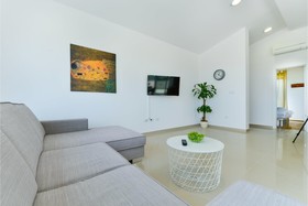 Crowonder Luxury Marijana Apartments